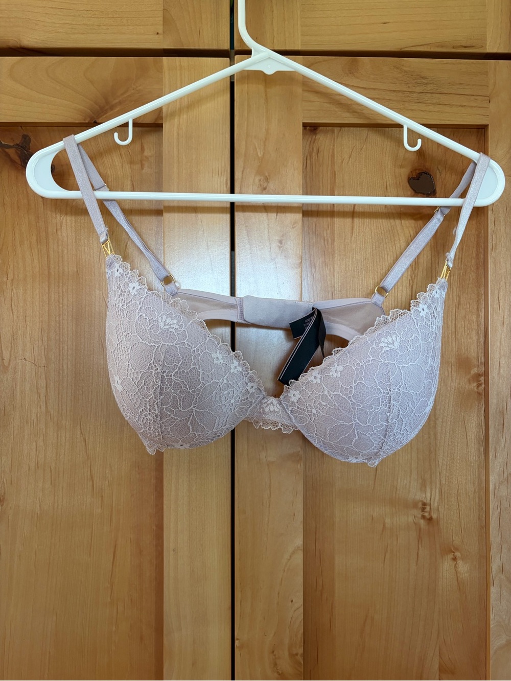 Victoria’s Secret lavender Lace very sexy Push-Up Bra 32D
